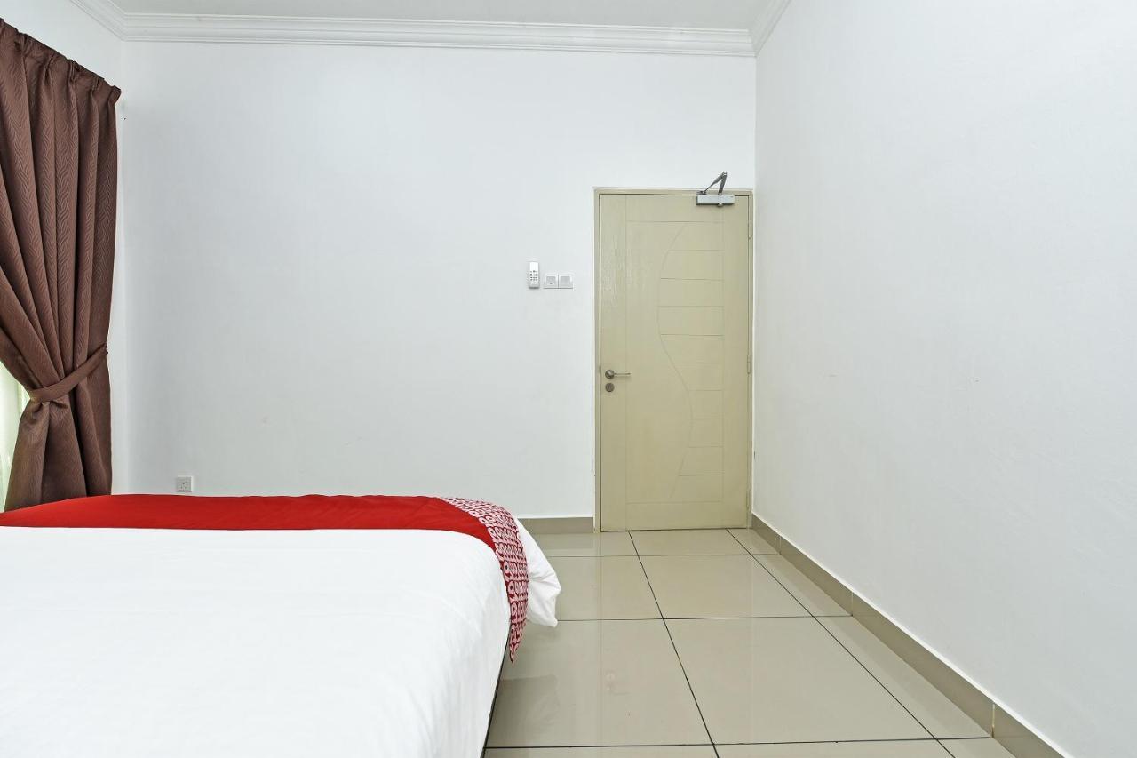 Capital O 90614 Cvia Ummul Hotel Padang Besar Exteriör bild