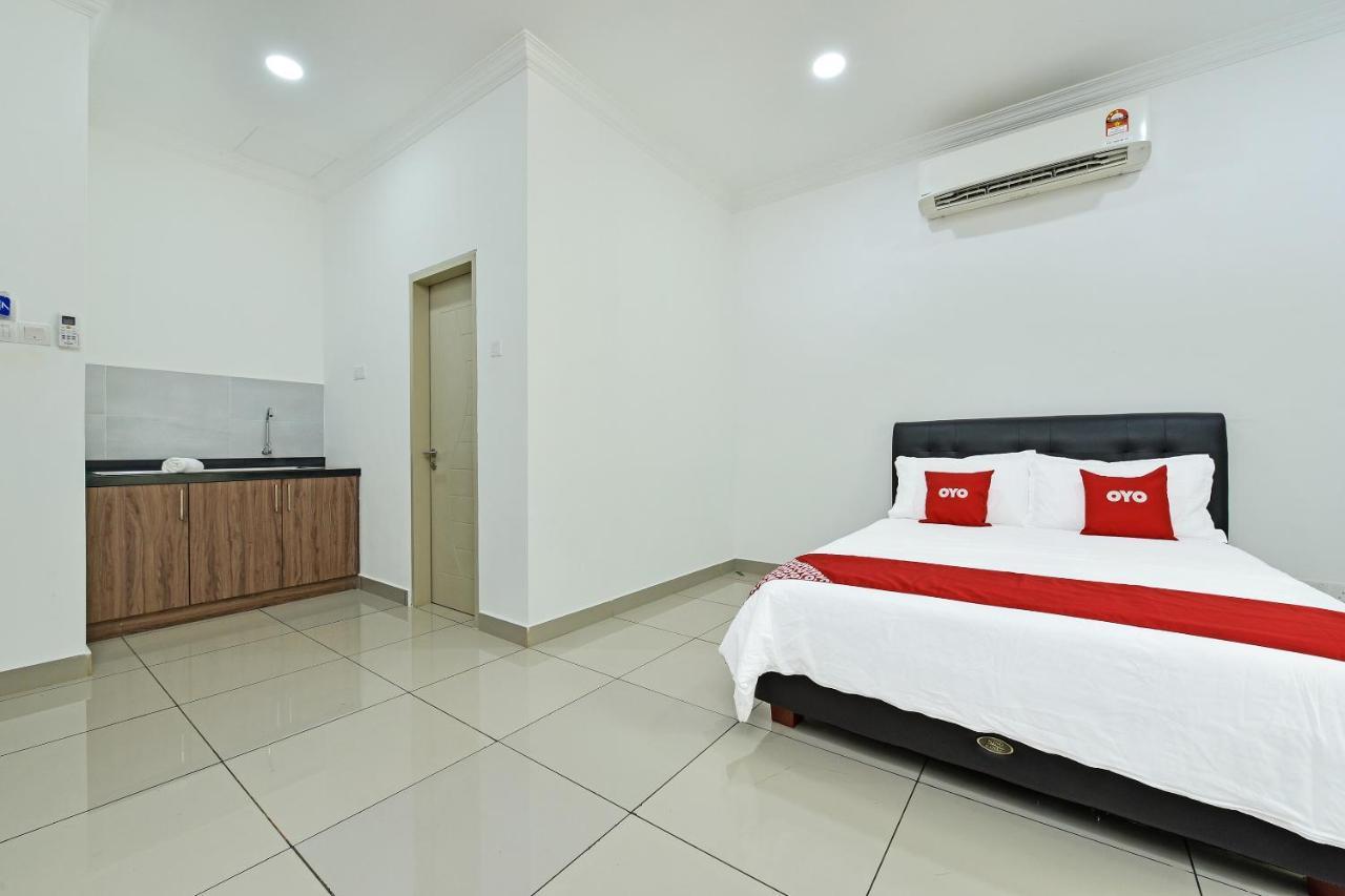Capital O 90614 Cvia Ummul Hotel Padang Besar Exteriör bild